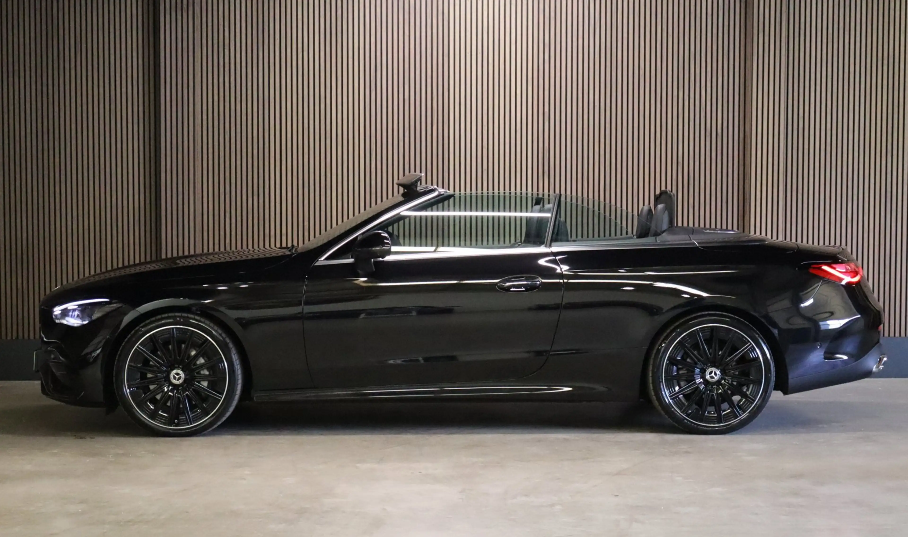 Mercedes-Benz CLE 300 Cabriolet 4MATIC|AMG Line |MBUX|Burmeister|Memory| — photo 8