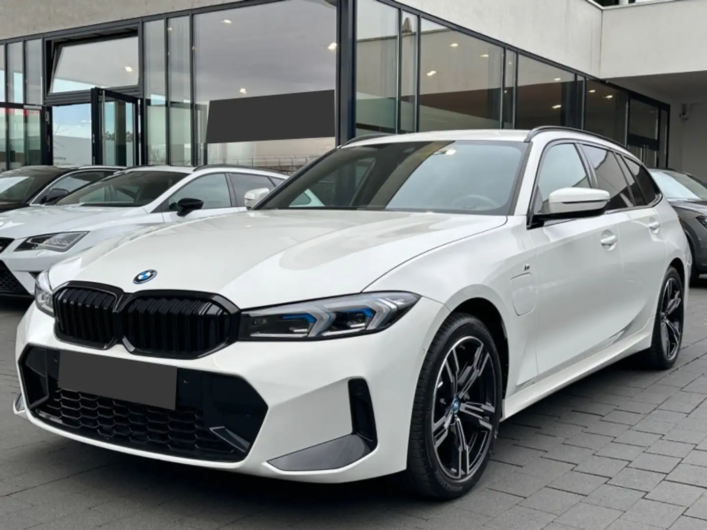 BMW 330 e Touring Msport Bianco - 2