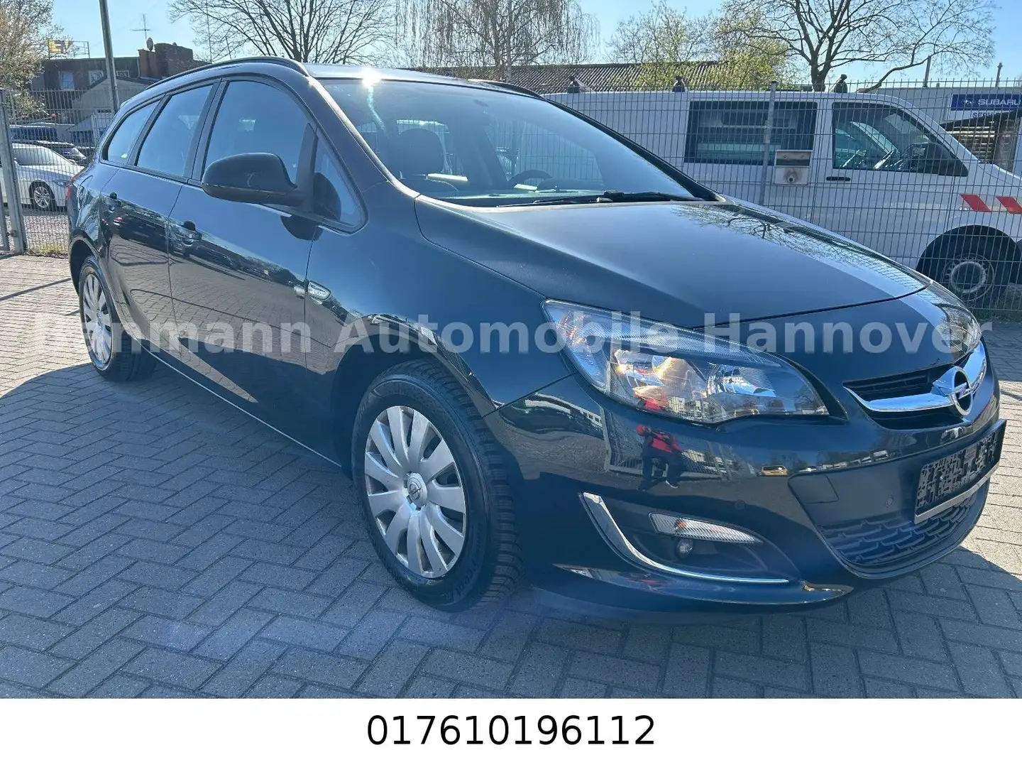 Opel Astra J Sports Tourer Edition Schwarz - 1