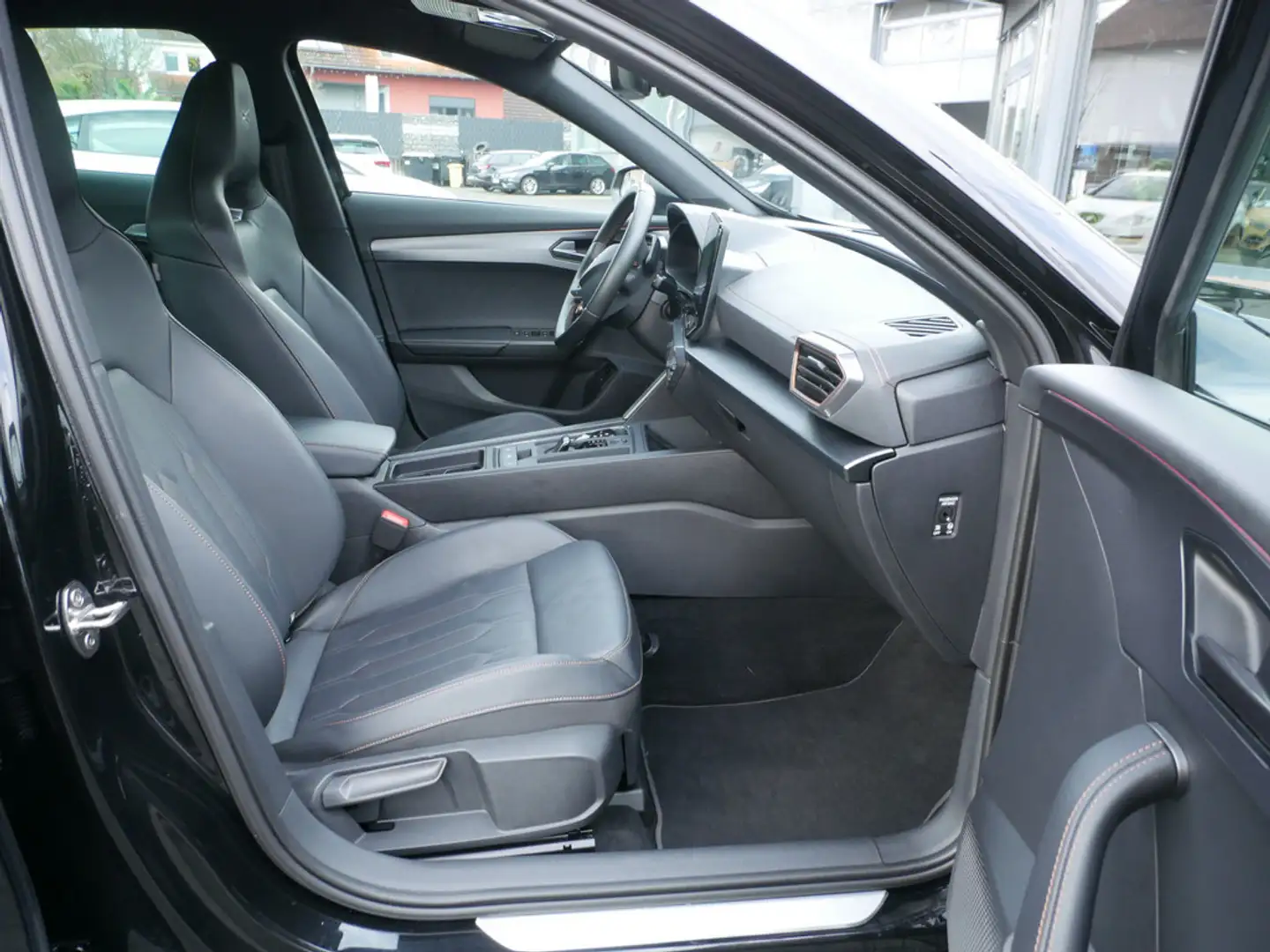 CUPRA Formentor 2.5 TSI VZ5 4Drive MATRIX-LED 360° Schwarz - 2