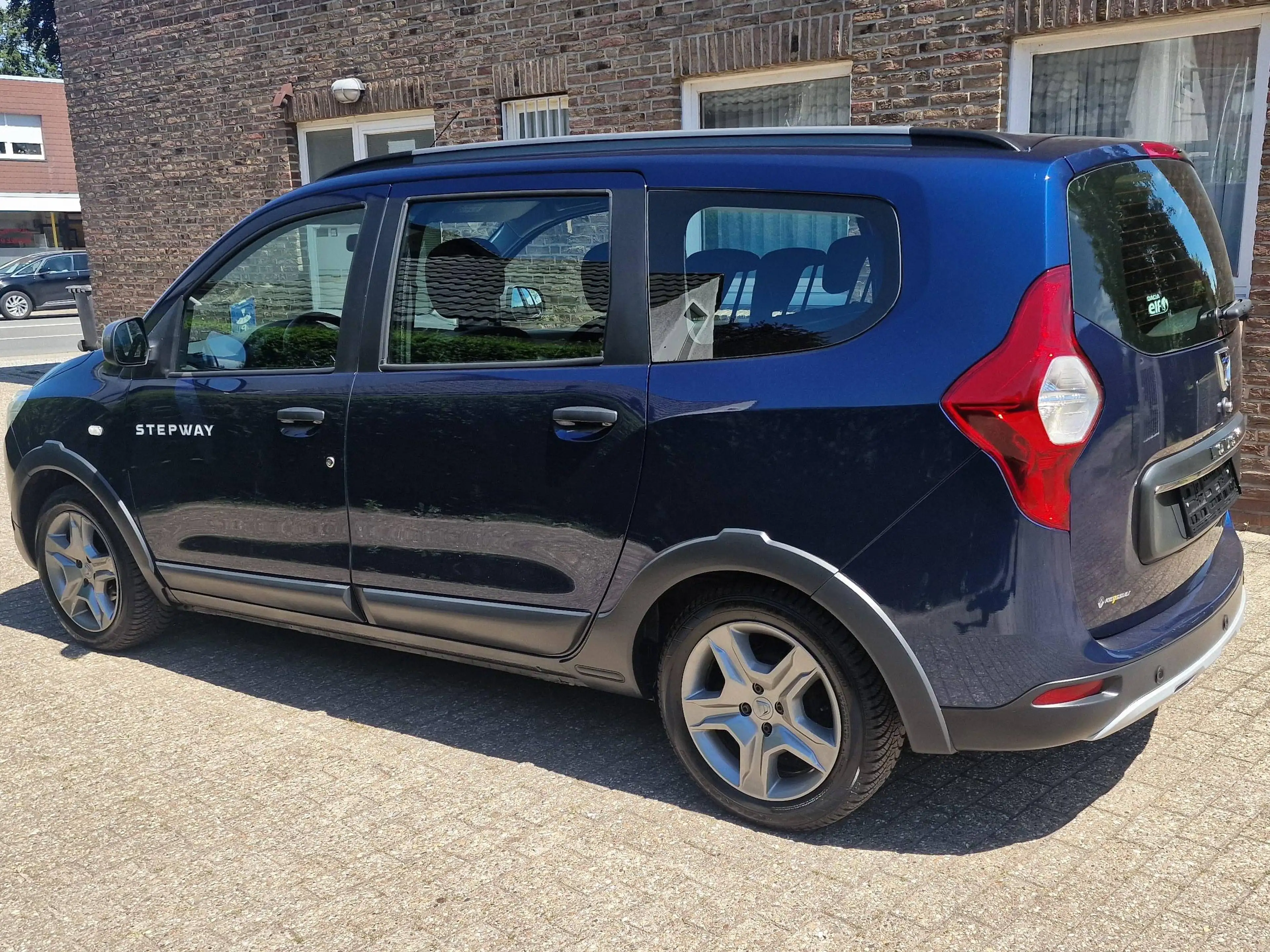 Dacia Lodgy Stepway 1Hand — photo 15