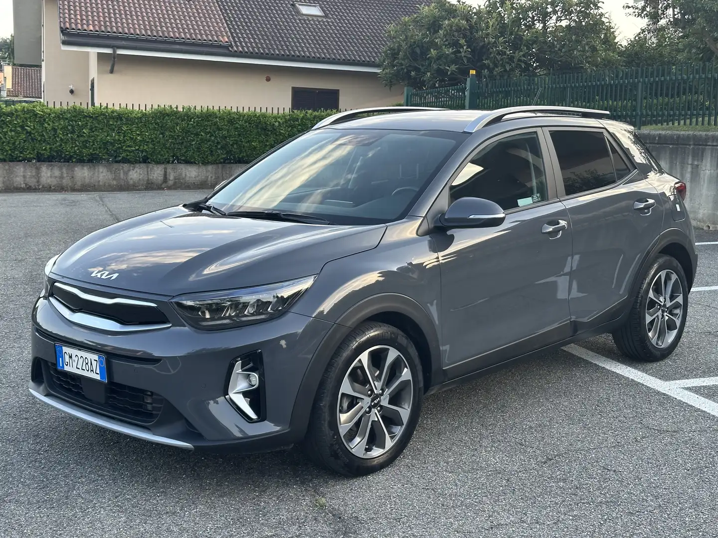 Kia Stonic 1.0 t-gdi mhev Style 100cv imt Gris - 1