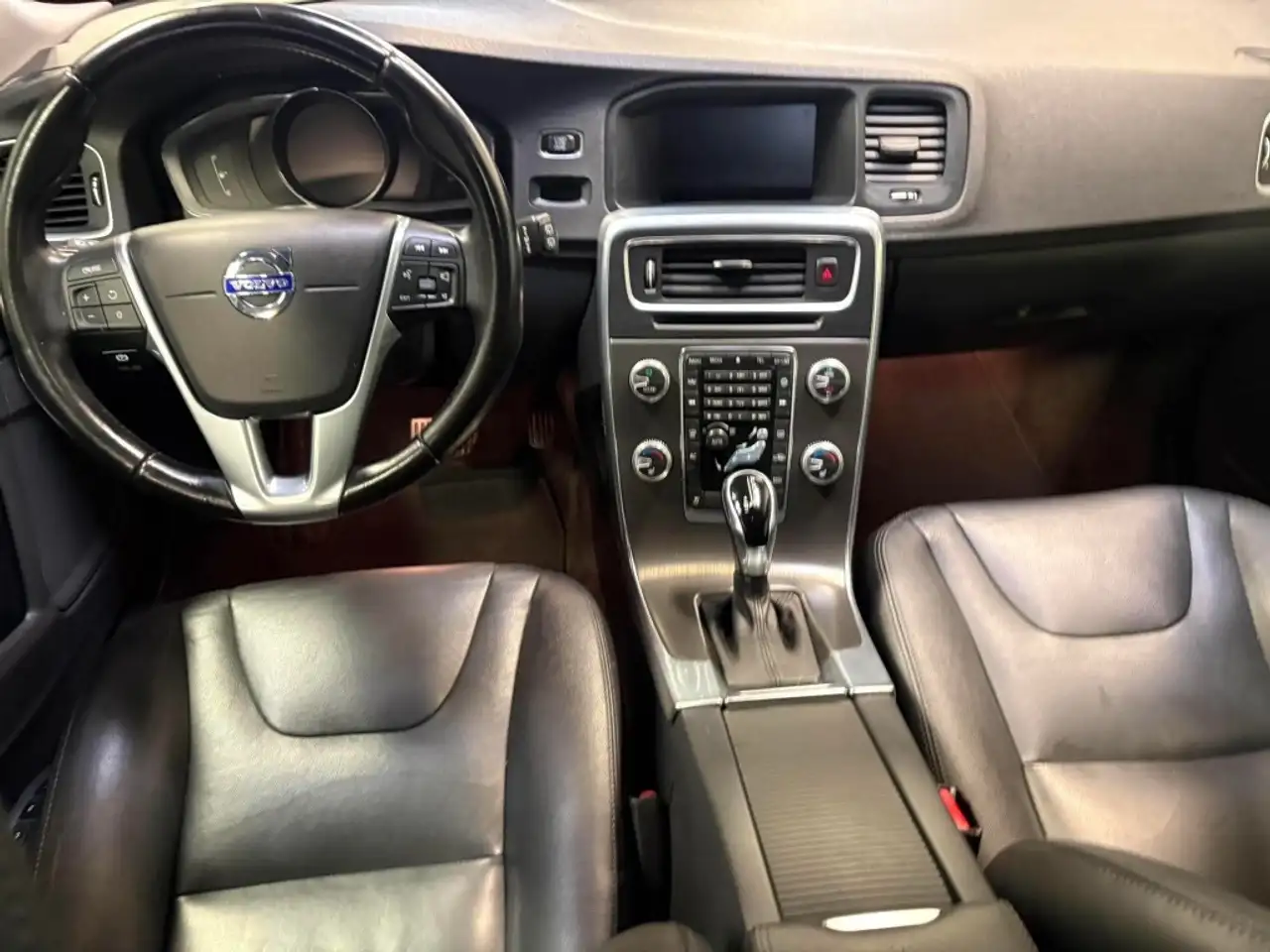 Volvo V60 снимка Volvo V60