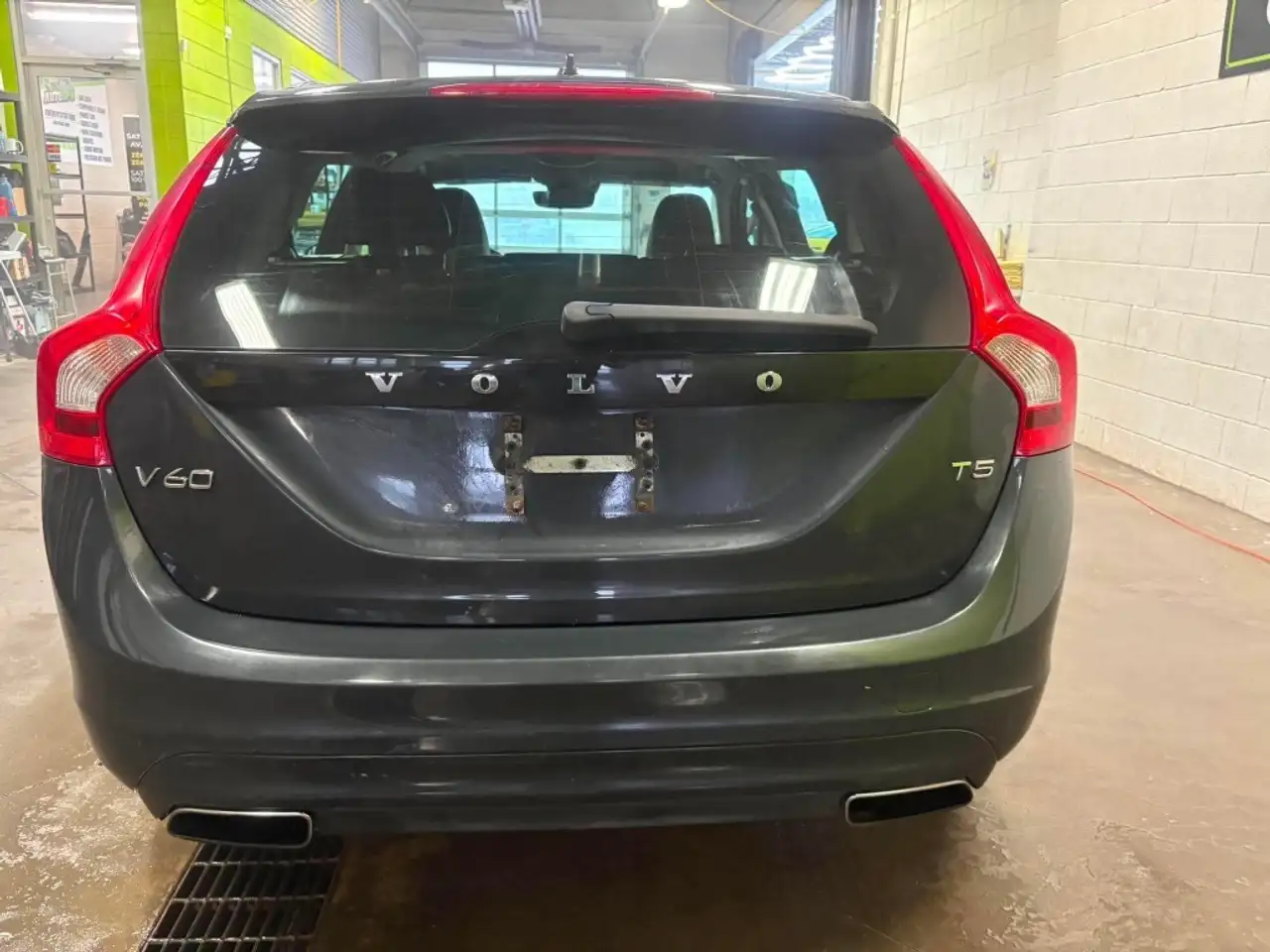 Volvo V60 снимка Volvo V60