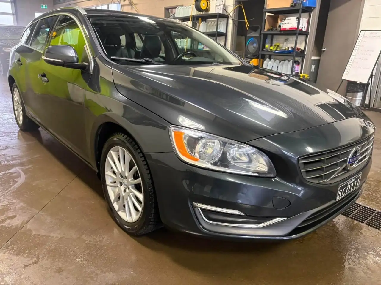 Volvo V60 снимка Volvo V60