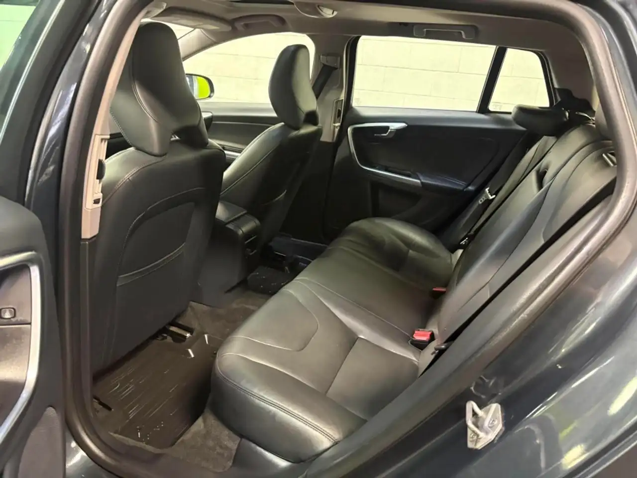 Volvo V60 снимка Volvo V60