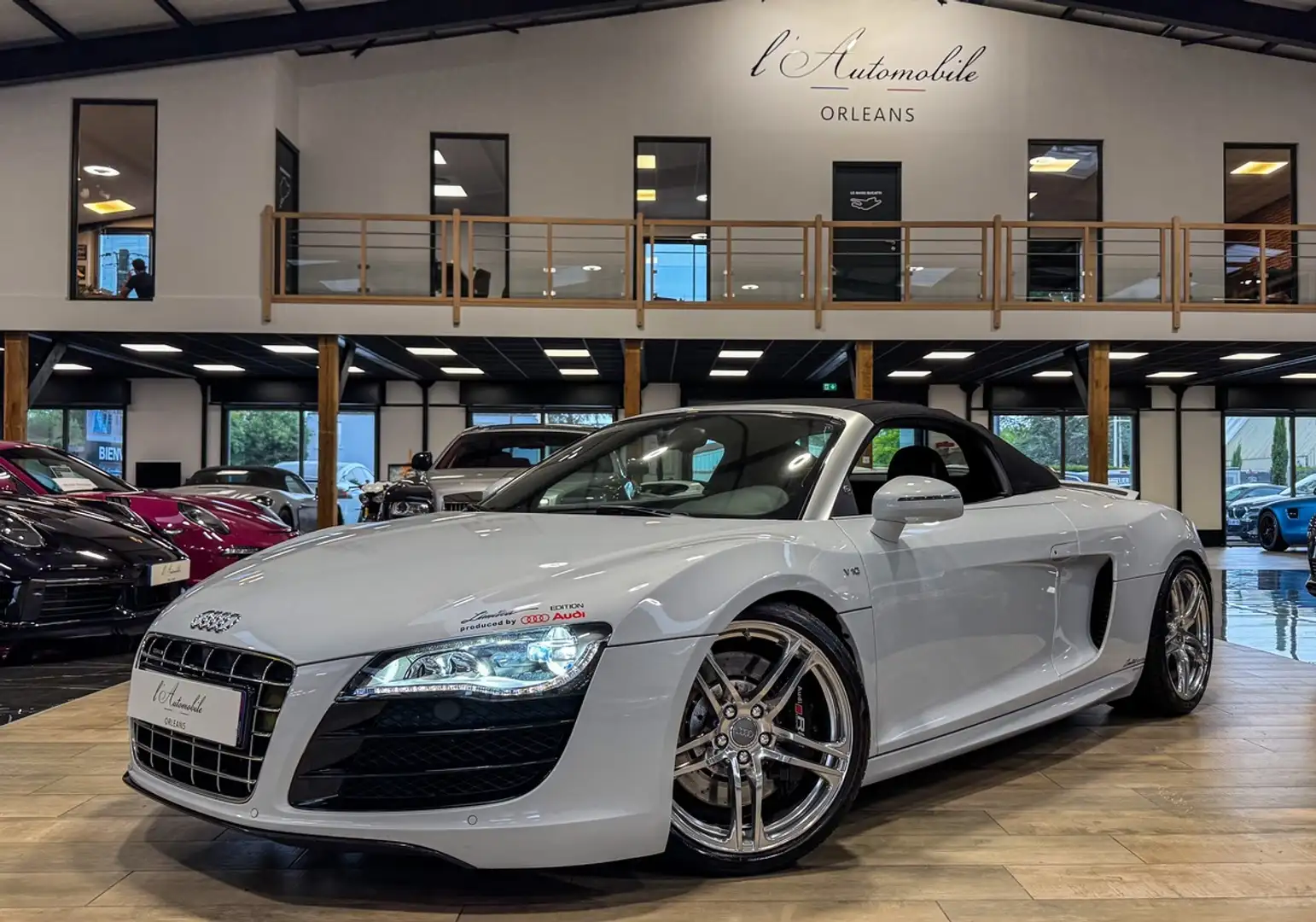 Audi R8 Spyder V10 5.2 FSI QUATTRO R-Tronic / 577 CV / CON Gris - 2