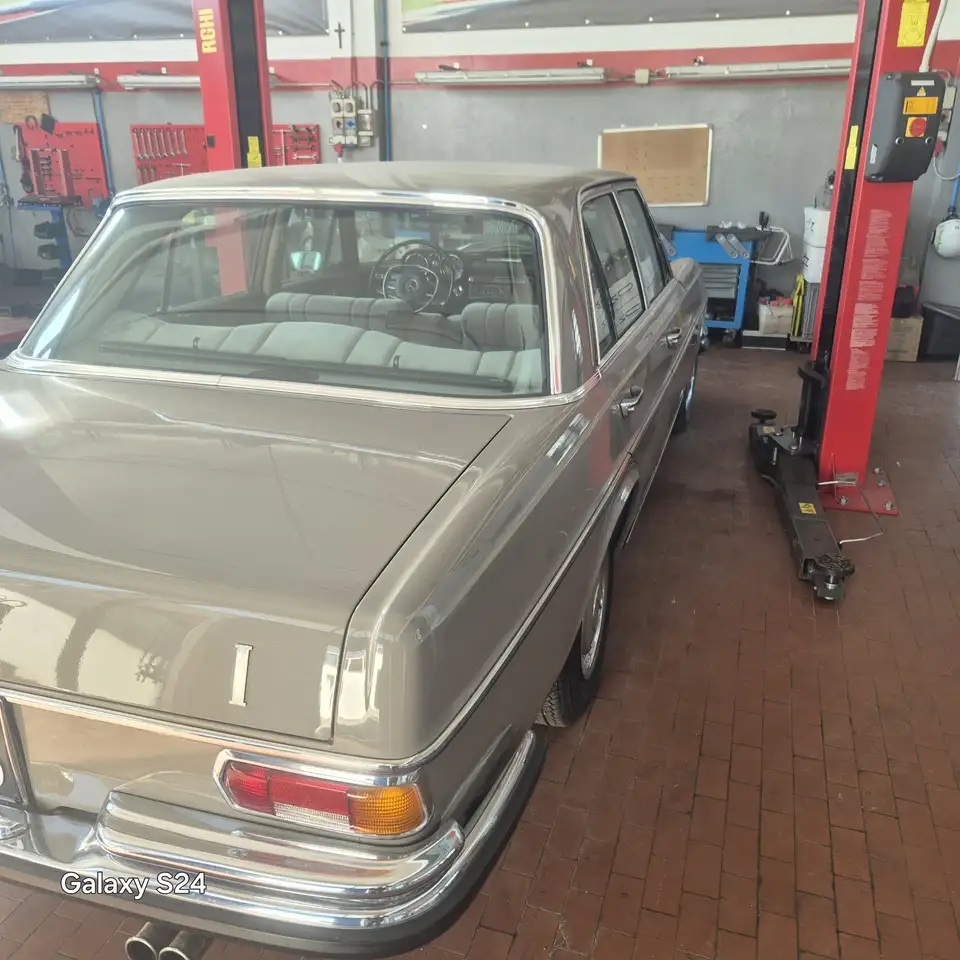 Mercedes-Benz 280, foto 8
