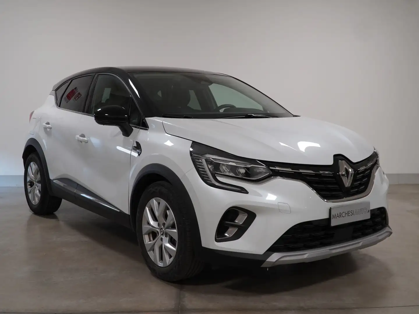 Renault Captur II 1.6 E-Tech Hybrid Intens 145cv auto Bianco - 2
