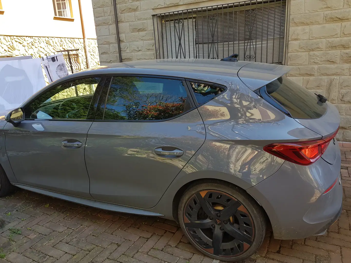 CUPRA Leon Leon 1.4 e-hybrid VZ Carbon 245cv dsg Šedá - 1