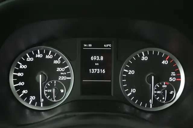 Mercedes-Benz Vito view 12