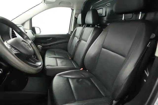 Mercedes-Benz Vito view 9