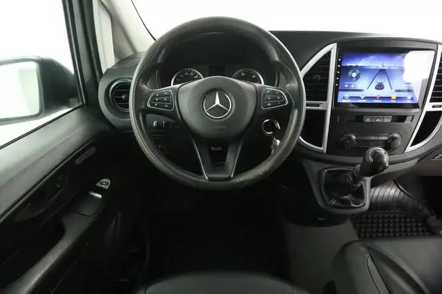 Mercedes-Benz Vito view 2