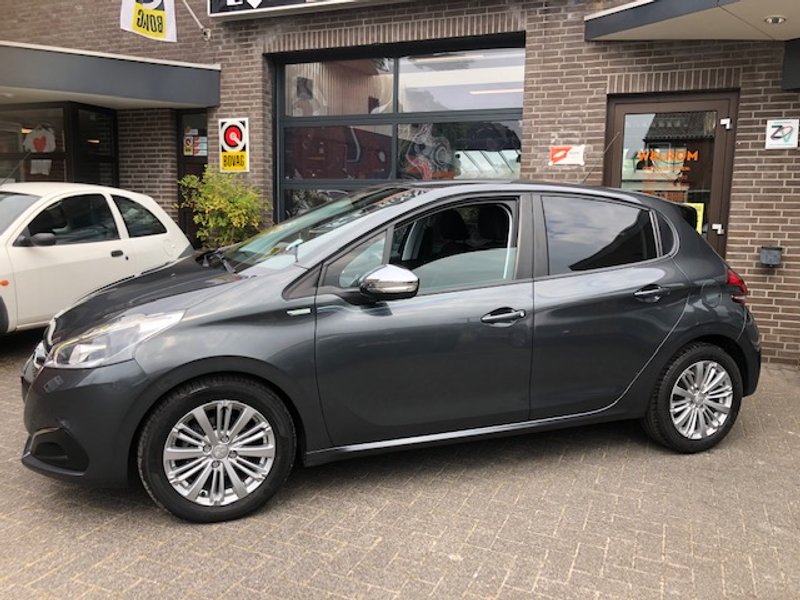 Peugeot 208 1.2 VTI Pure Tech Navigatie — photo 2