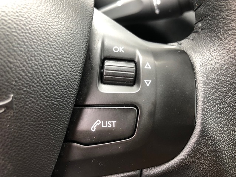 Peugeot 208 1.2 VTI Pure Tech Navigatie — photo 12