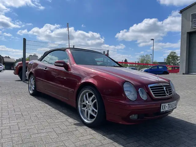 Mercedes-Benz CLK view 3