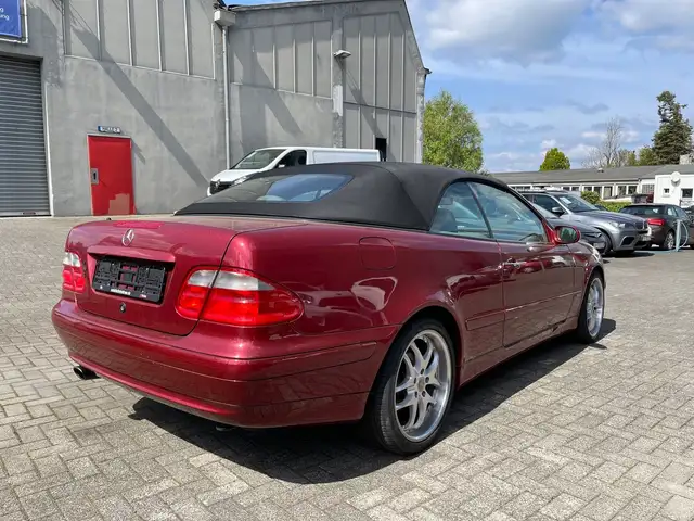 Mercedes-Benz CLK view 5