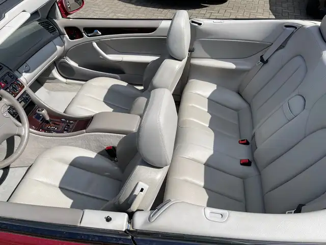 Mercedes-Benz CLK view 14