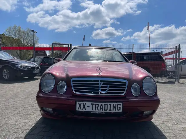 Mercedes-Benz CLK view 2
