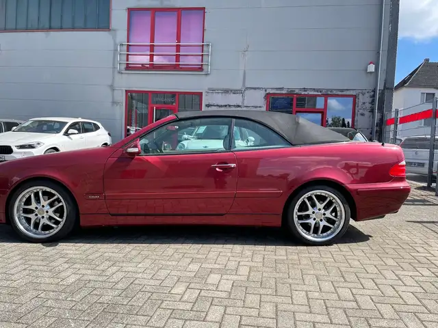 Mercedes-Benz CLK view 8