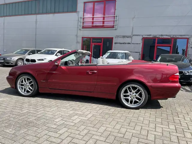 Mercedes-Benz CLK view 9