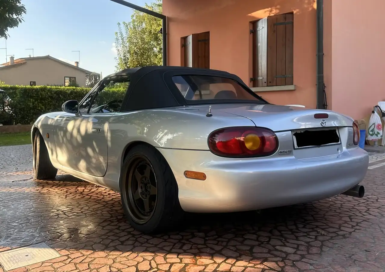 Mazda MX-5 1.6i 16v, foto 1