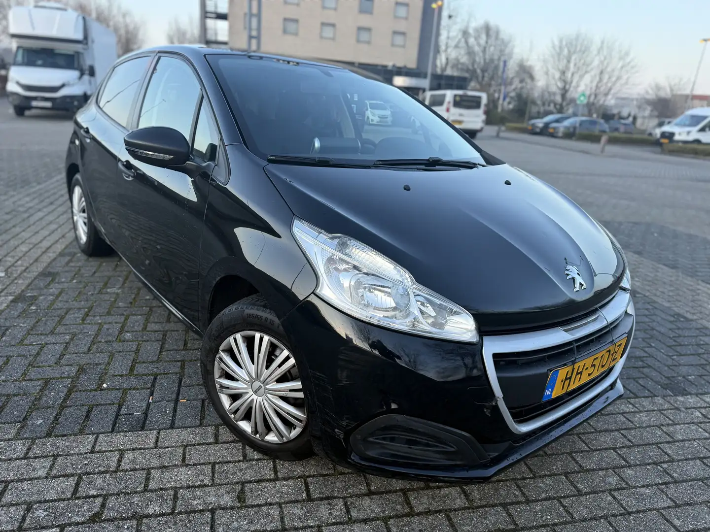 Peugeot 208 1.0 PureTech | APK FEB 2027 | CARPLAY | NAVI | NAP Schwarz - 1