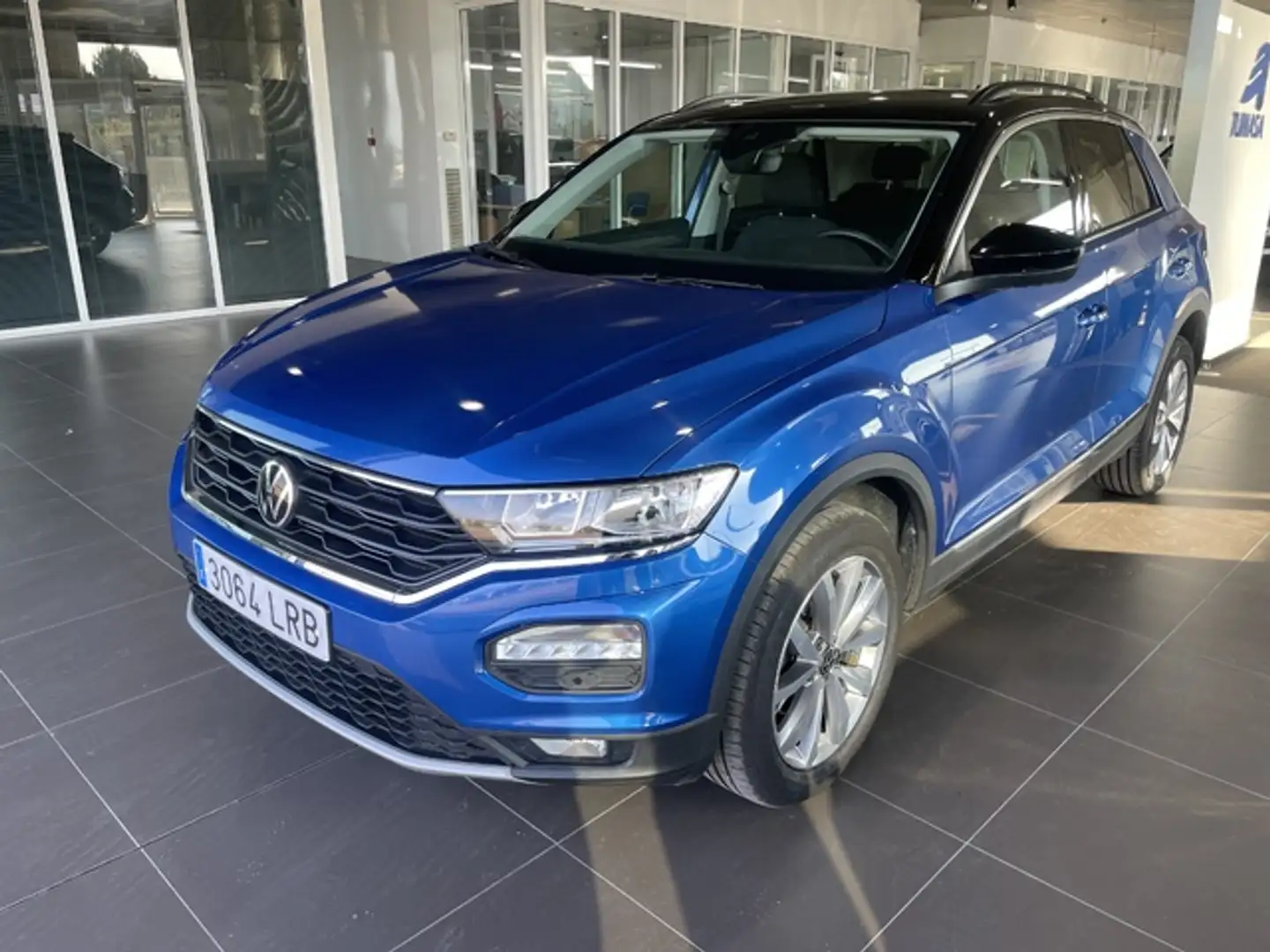 Volkswagen T-Roc 1.0 TSI Advance 81kW Blauw - 2
