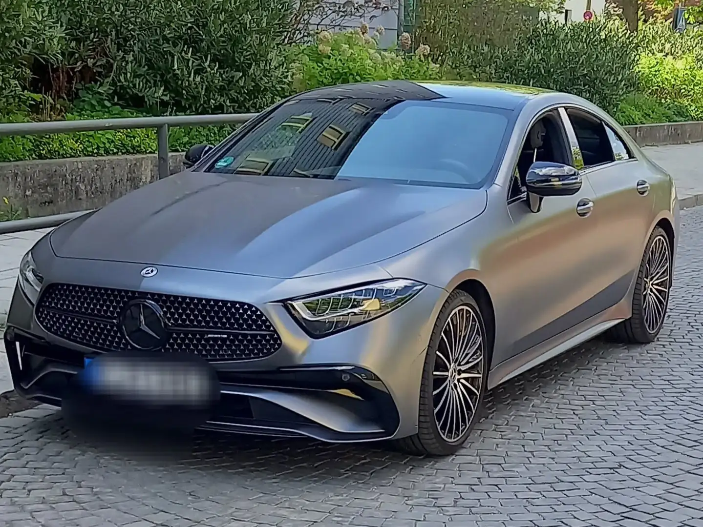 Mercedes-Benz CLS 220 CLS 220 d 9G-TRONIC AMG Line Grau - 2