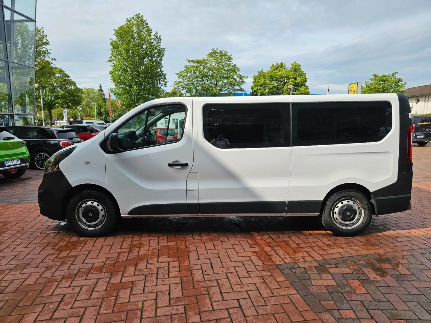 Opel Vivaro B Combi Bus L2H1  2,9t AHK Blanc - 2