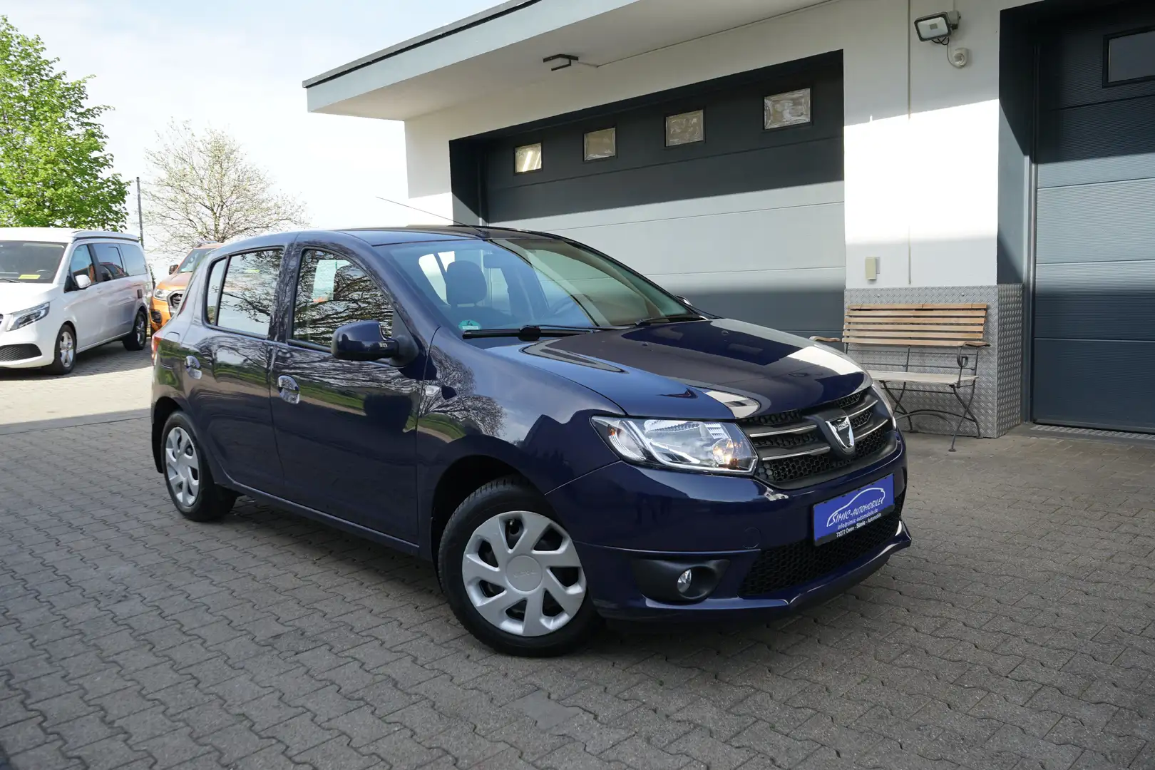 Dacia Sandero 1.2-16V Laureate LPG KLIMA+AHK+ZV+SERVO+EURO5+2.Hd Blau - 1