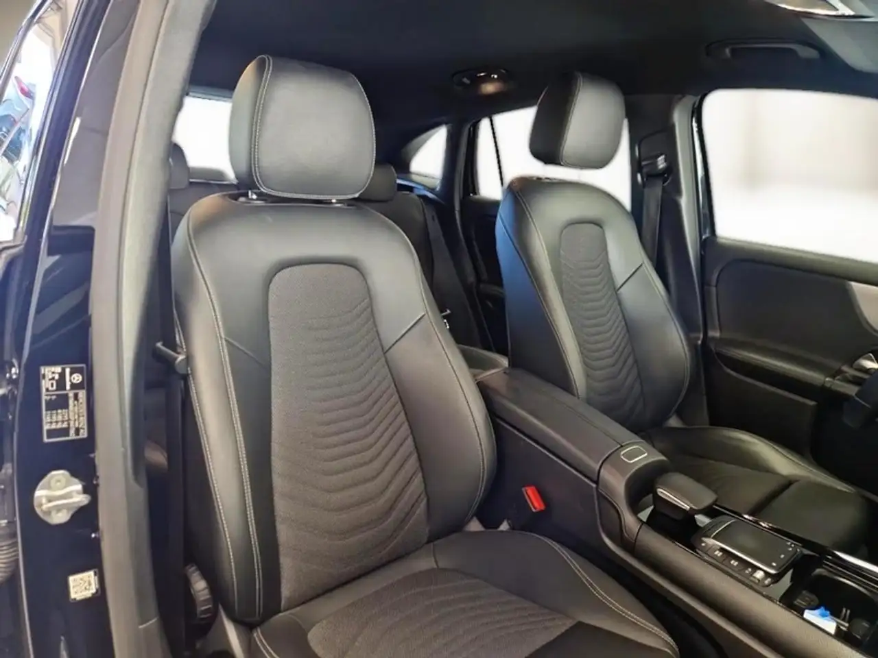 Mercedes-Benz GLA 250 E PLUG-IN HYBRID AUTO BUSINESS EXTRA CROSSOVER, миниатюра 10