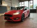 Ford Focus Sb. 1.5 EcoB. T Black&Red Edition 182 Rood - thumbnail 2