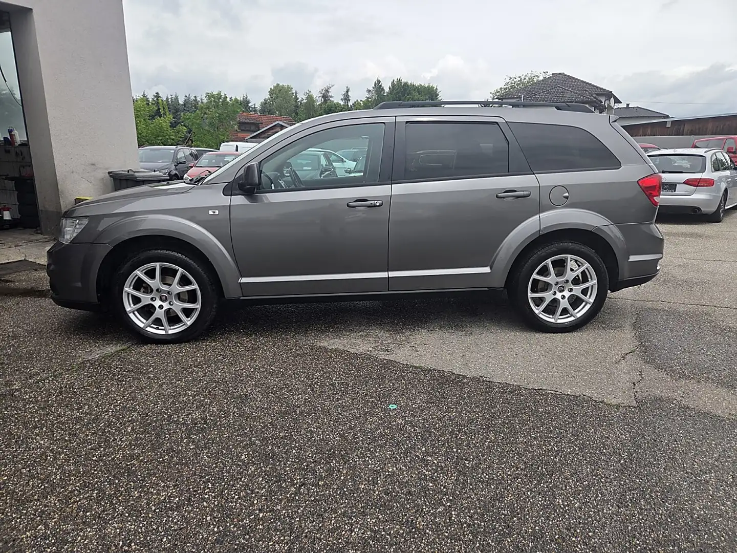 Fiat Freemont 2,0 JTD Urban * 7-Sitzer * AHK * Grau - 2