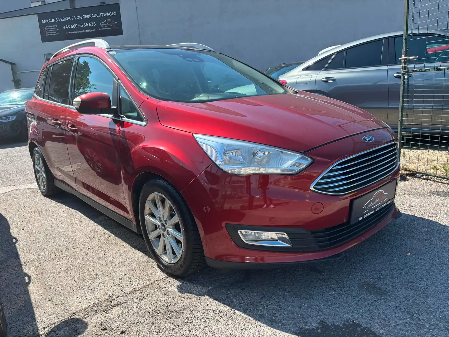 Ford Grand C-Max Titanium 1,5 TDCi 120PS Panoramad. Navi Parkhilfe Rot - 1