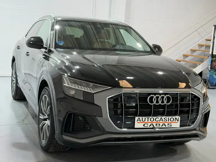 Audi Q8 2023, foto 3
