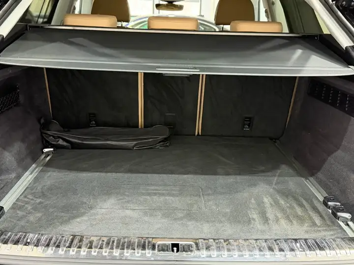 Audi Q8 2023, foto 13