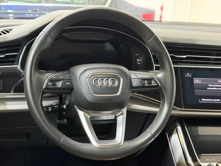 Audi Q8 2023, foto 11