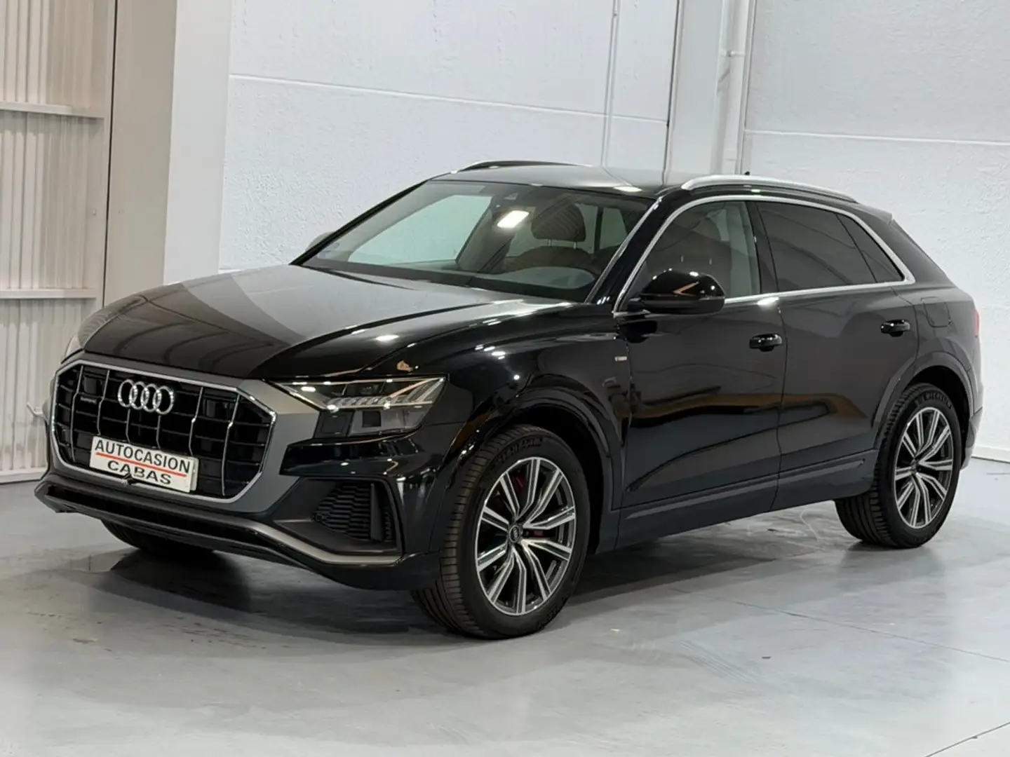Audi Q8 55 TFSIe 280kW (381CV) quattro tiptronic Negro - 1