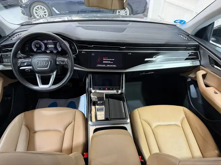 Audi Q8 2023, foto 9