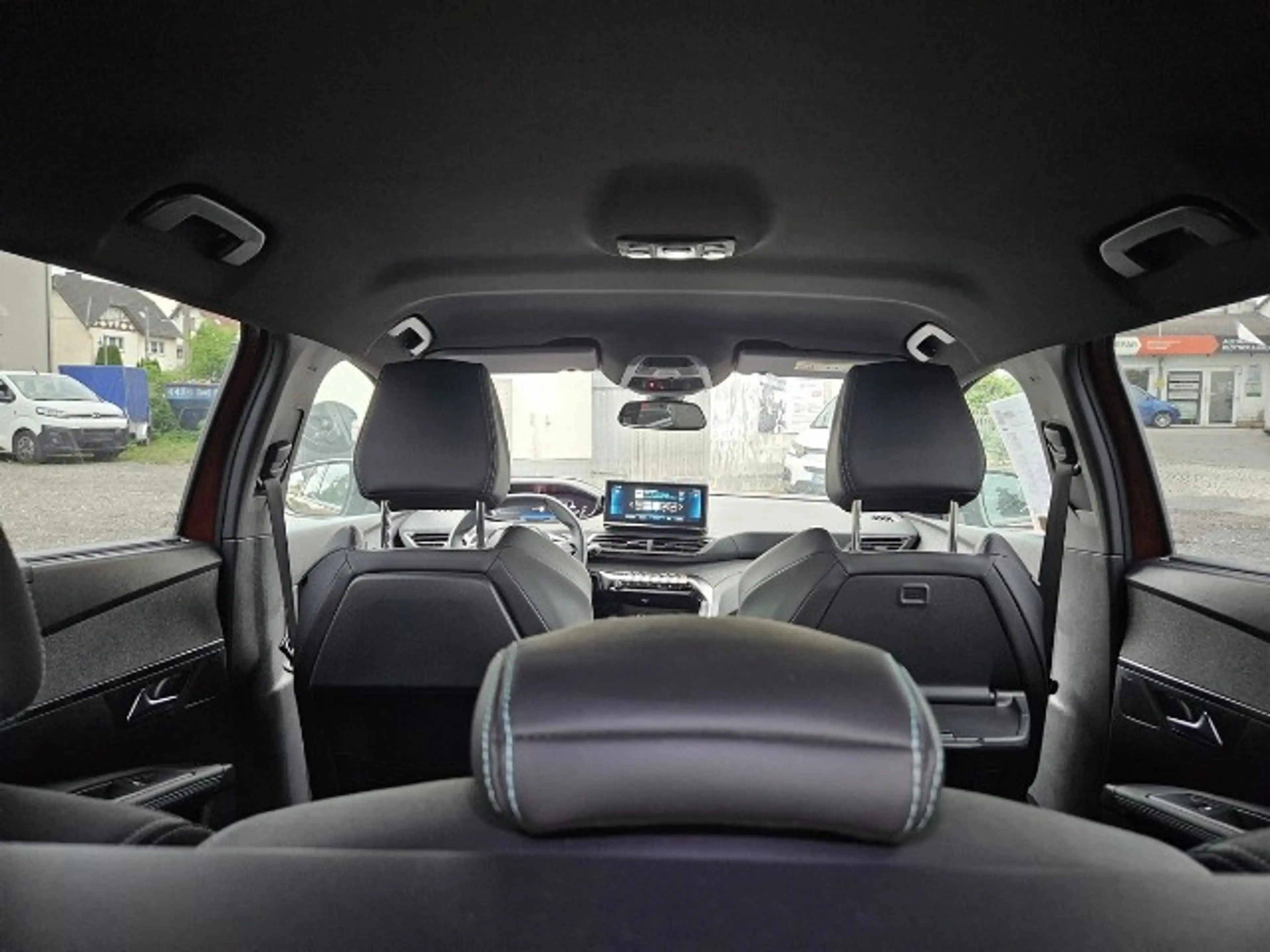 Peugeot 5008 PureTech 130 Allure Pack EAT8 Automatik 7-Sitzer — photo 15