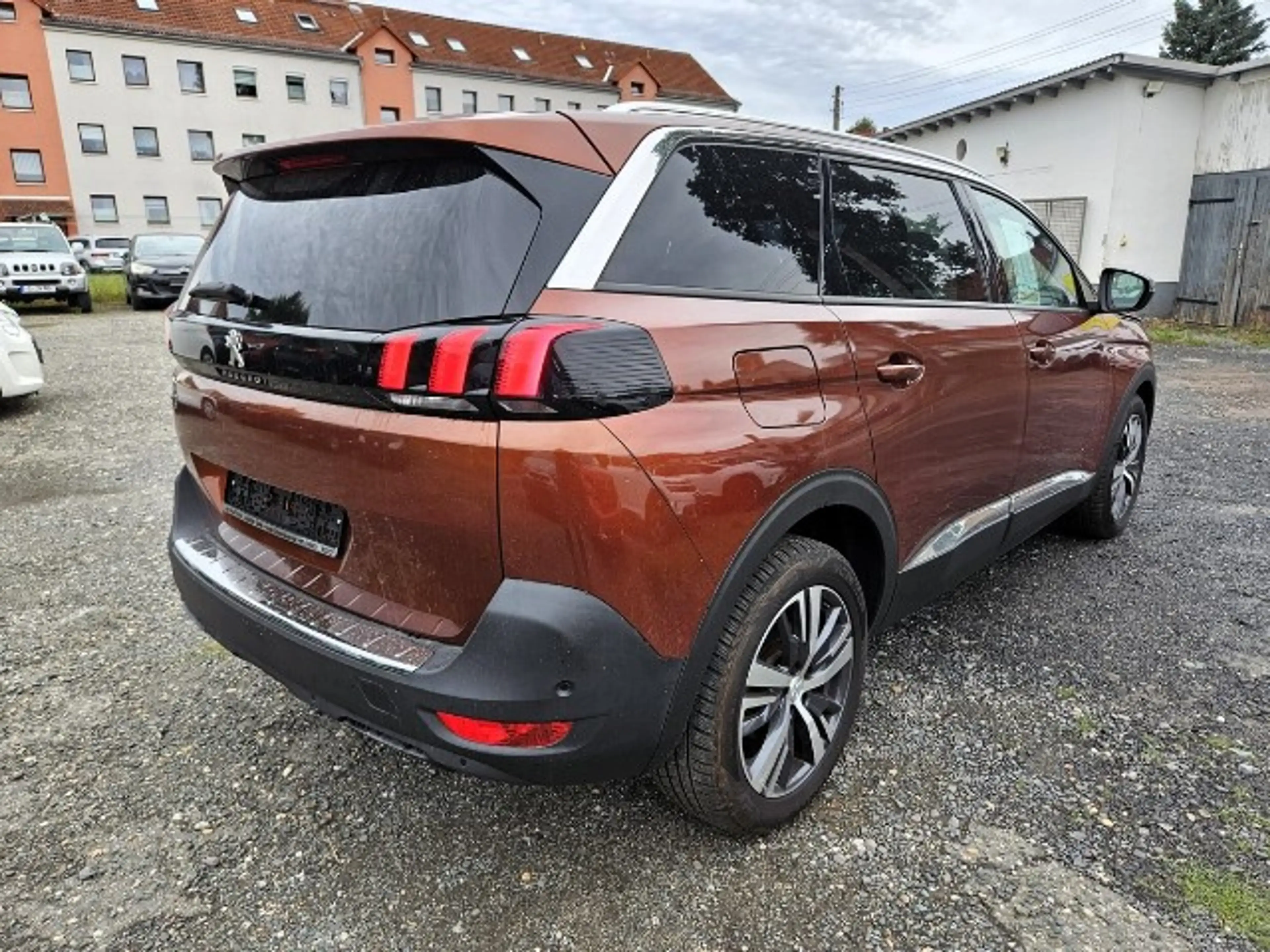 Peugeot 5008 PureTech 130 Allure Pack EAT8 Automatik 7-Sitzer — photo 6