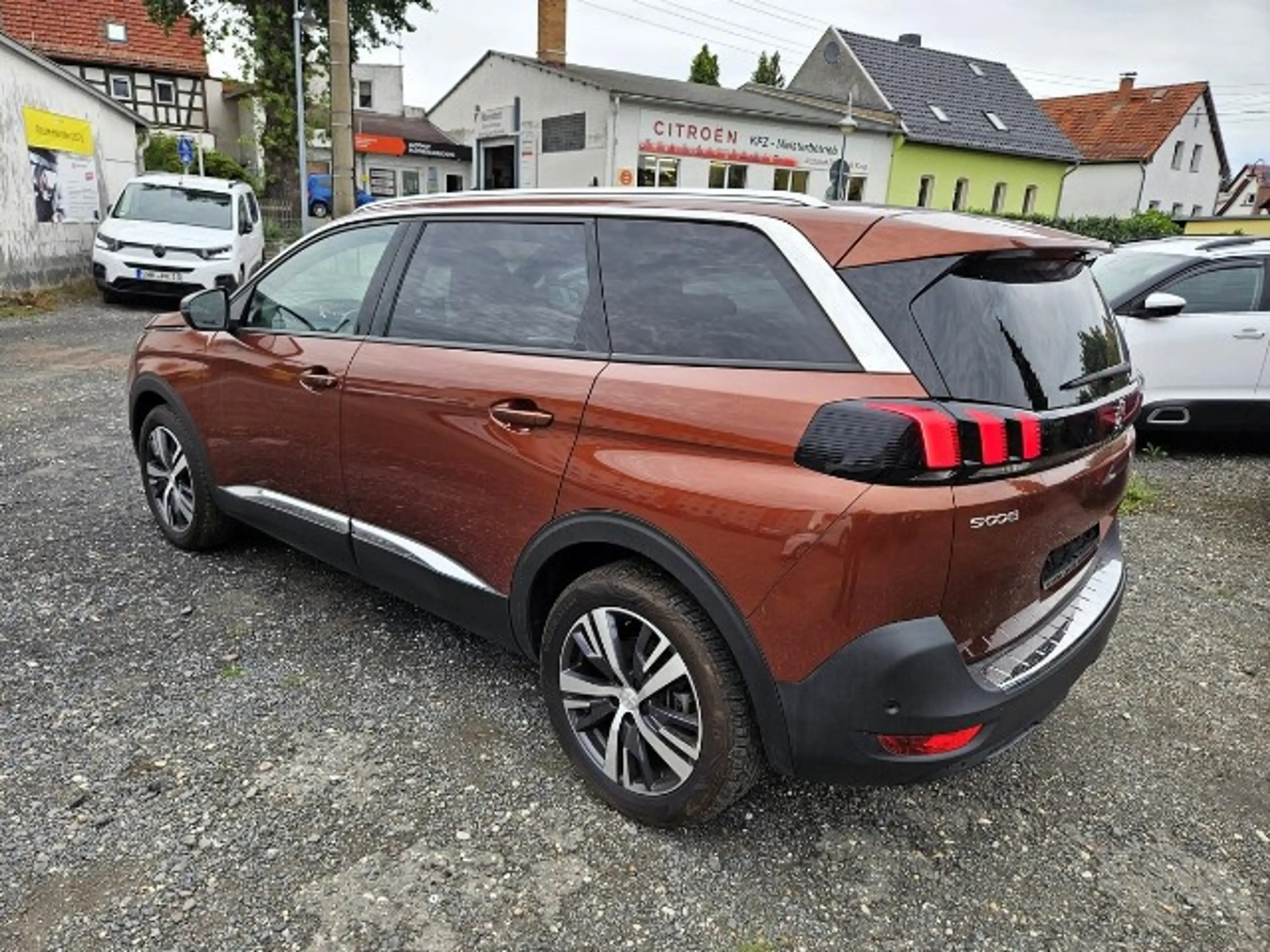 Peugeot 5008 PureTech 130 Allure Pack EAT8 Automatik 7-Sitzer — photo 3