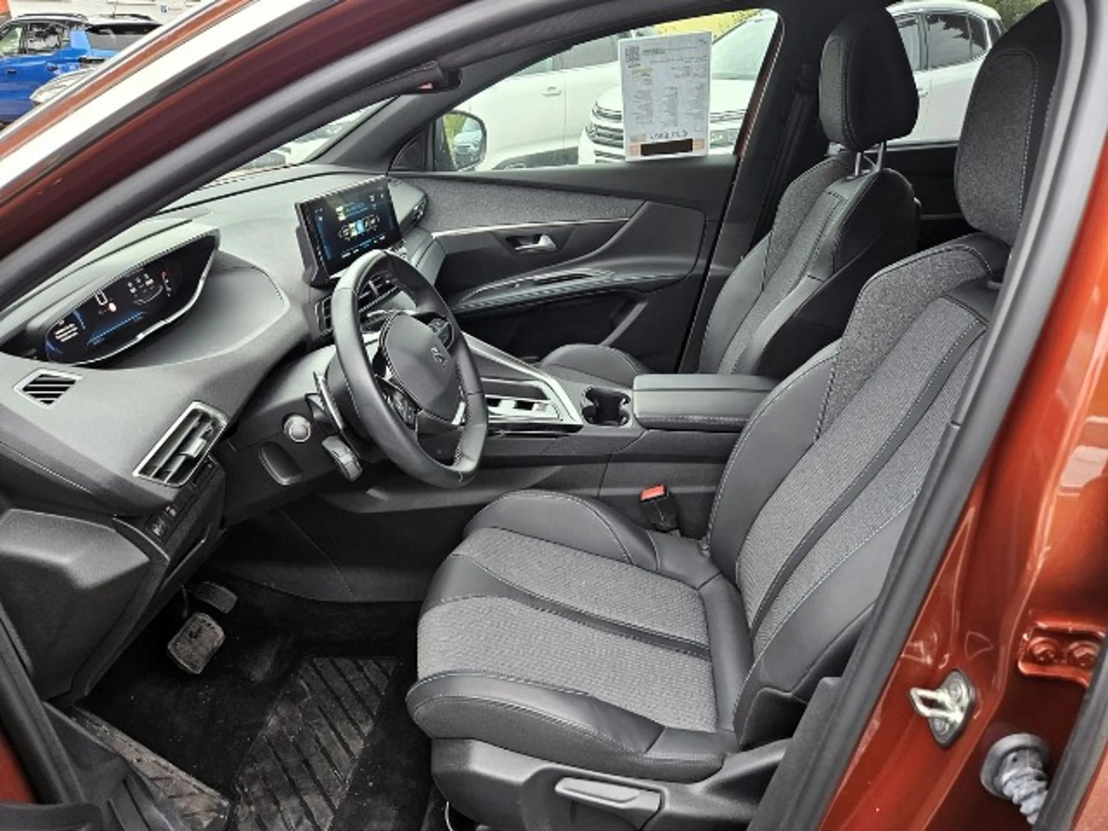 Peugeot 5008 PureTech 130 Allure Pack EAT8 Automatik 7-Sitzer — photo 11