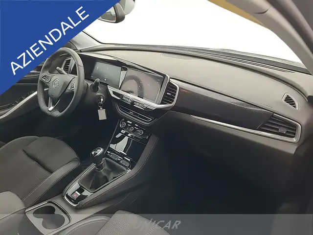 Opel Grandland view 10