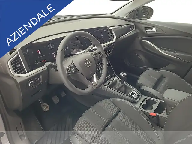 Opel Grandland view 9