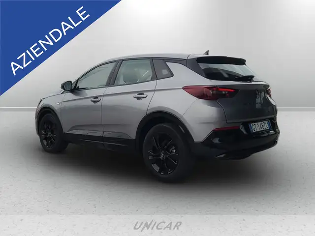 Opel Grandland view 3