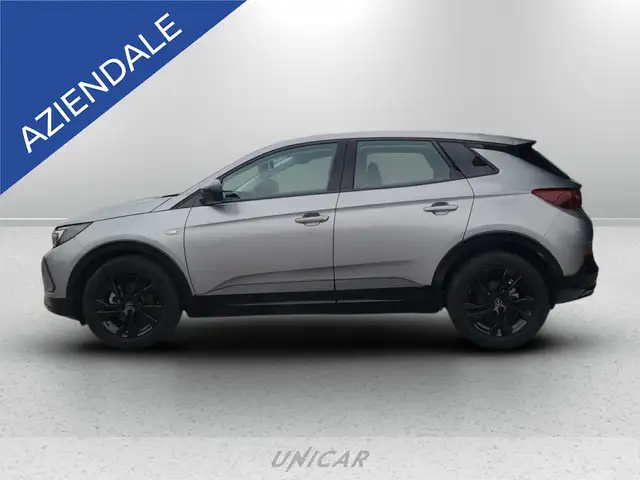 Opel Grandland view 2