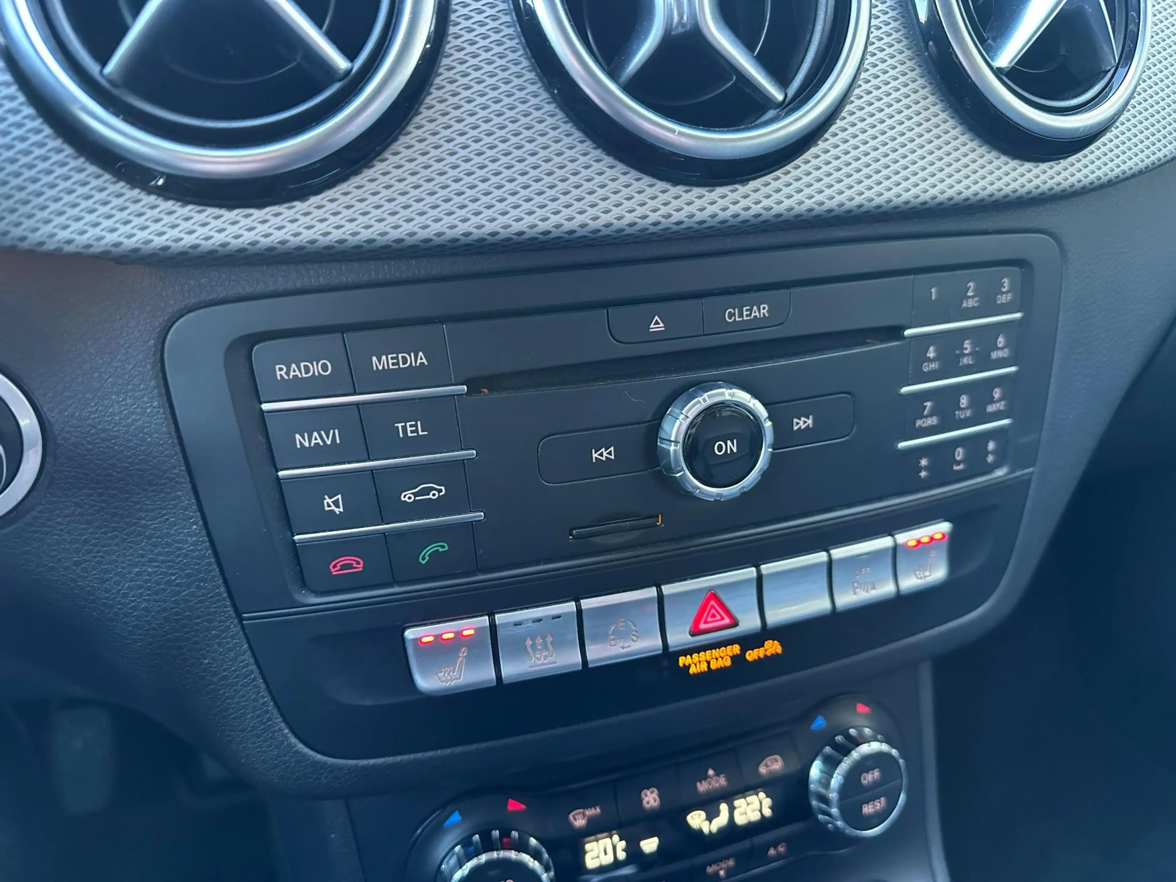Mercedes-Benz B Electric Drive — photo 24