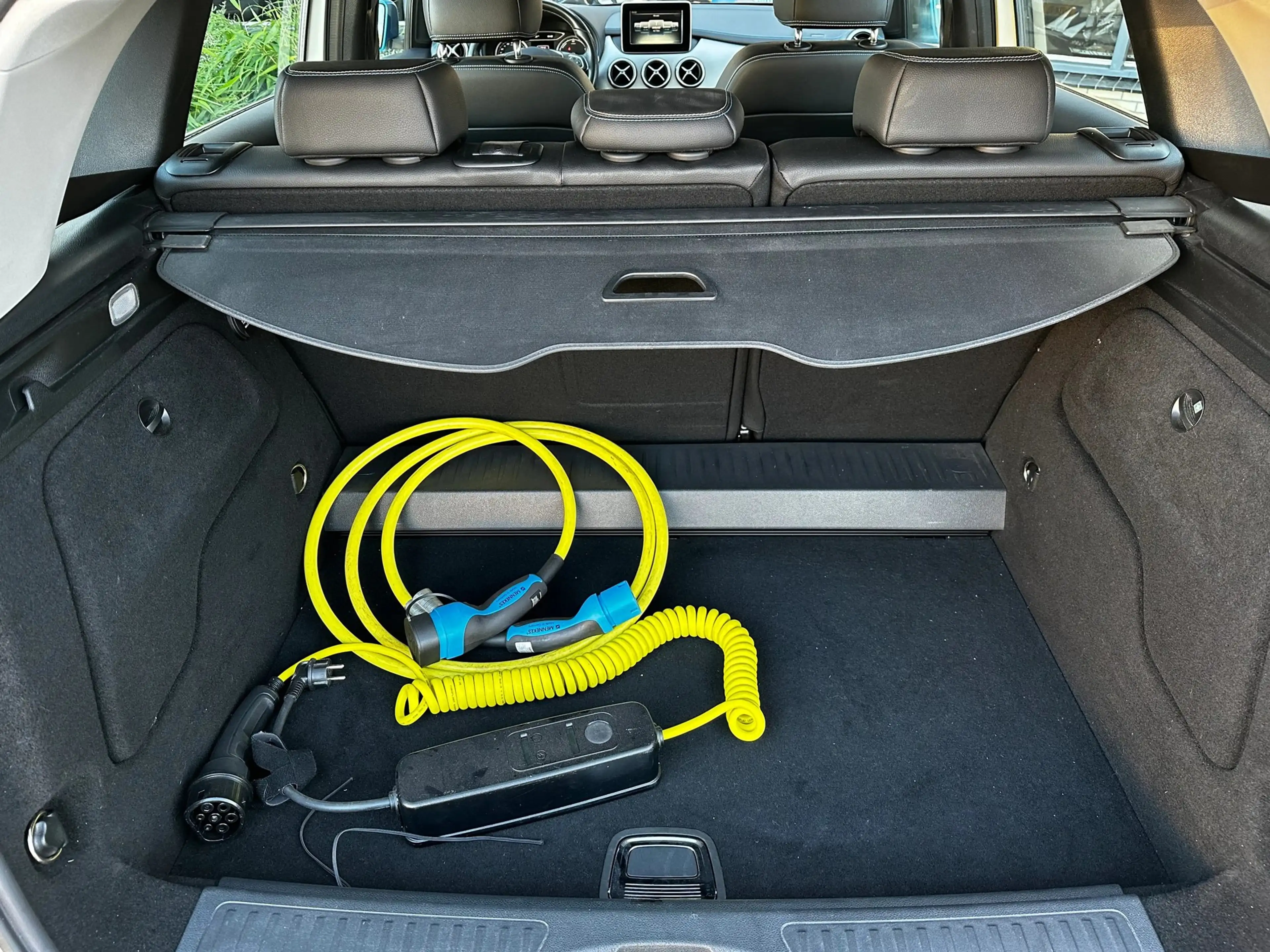 Mercedes-Benz B Electric Drive — photo 8
